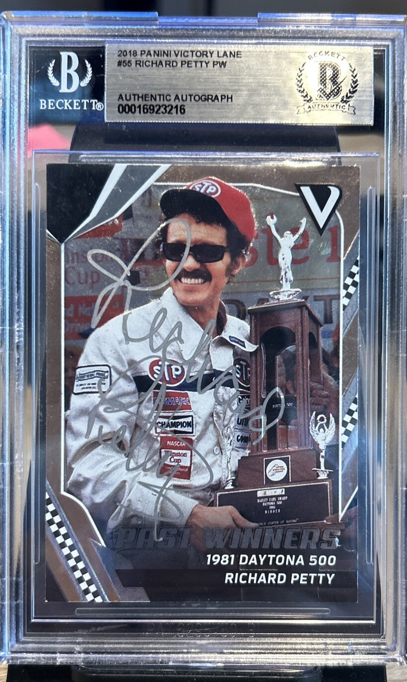 Signed Richard Petty 2018 Panini Victory Lane #55 Beckett BAS Slab