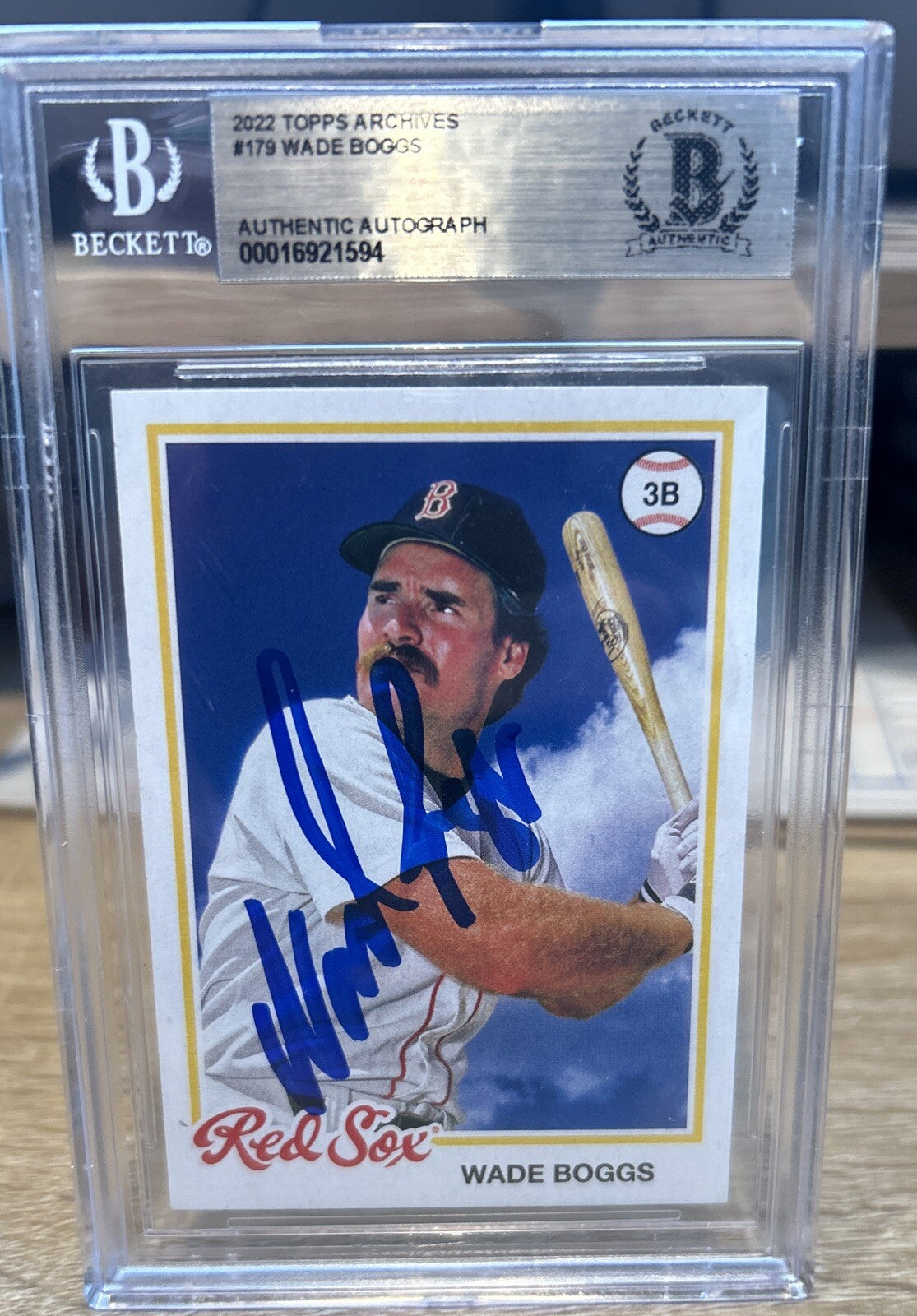 Signed 2022 Topps Archives #179 Wade Boggs Beckett BAS Slab