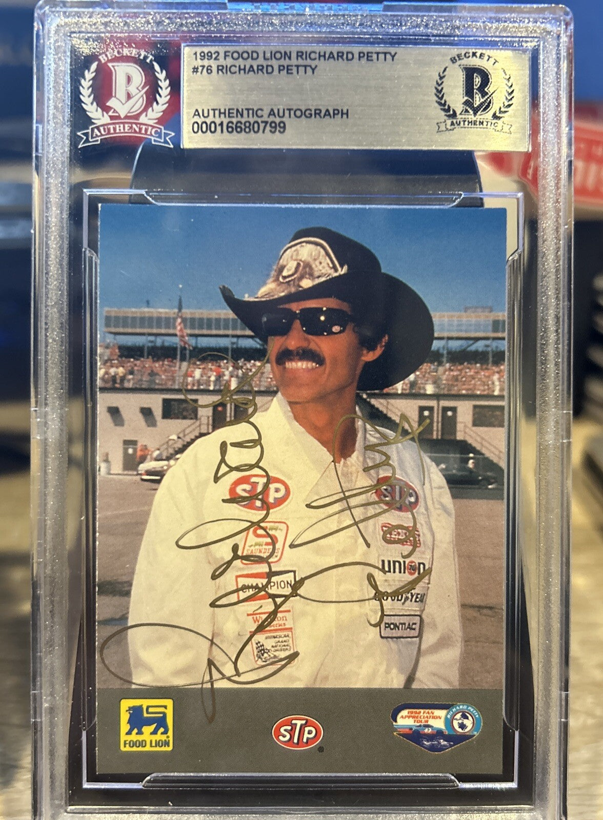 Signed Richard Petty 1992 Food Lion Trading Card #76 Beckett BAS Slabbed