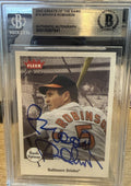 Signed 2002 Fleer Greats Of The Game #18 Brooks Robinson - BAS beckett slabbed