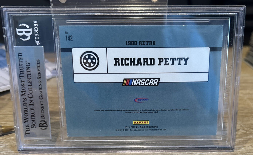 2021 Donruss Retro Richard Petty #142 Signed BAS Beckett Slabbed