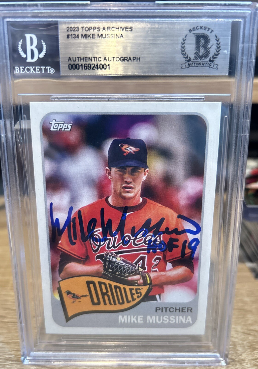Signed 2023 Topps Archives #134 Mike Mussina Beckett BAS Slab
