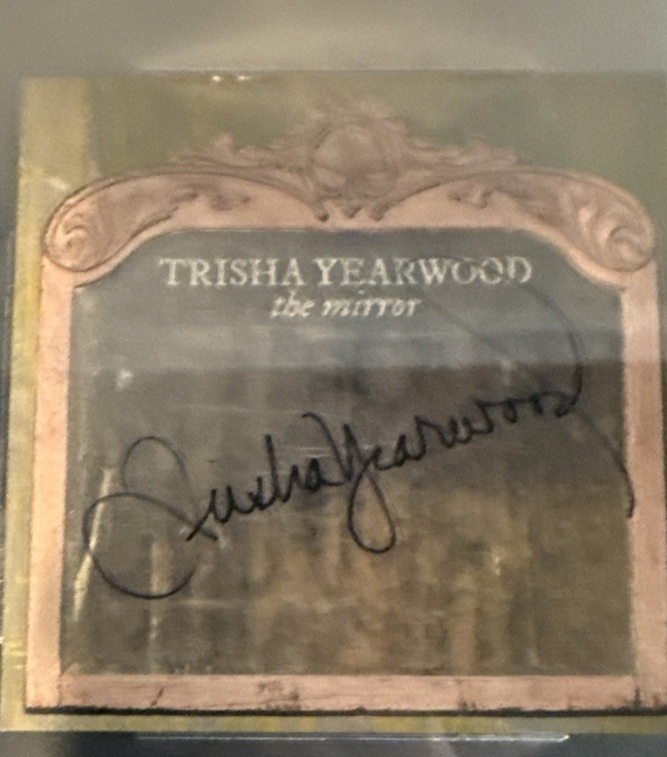 Trisha Yearwood SIGNED CD Insert “The Mirror” - Beckett BAS Encased Slab