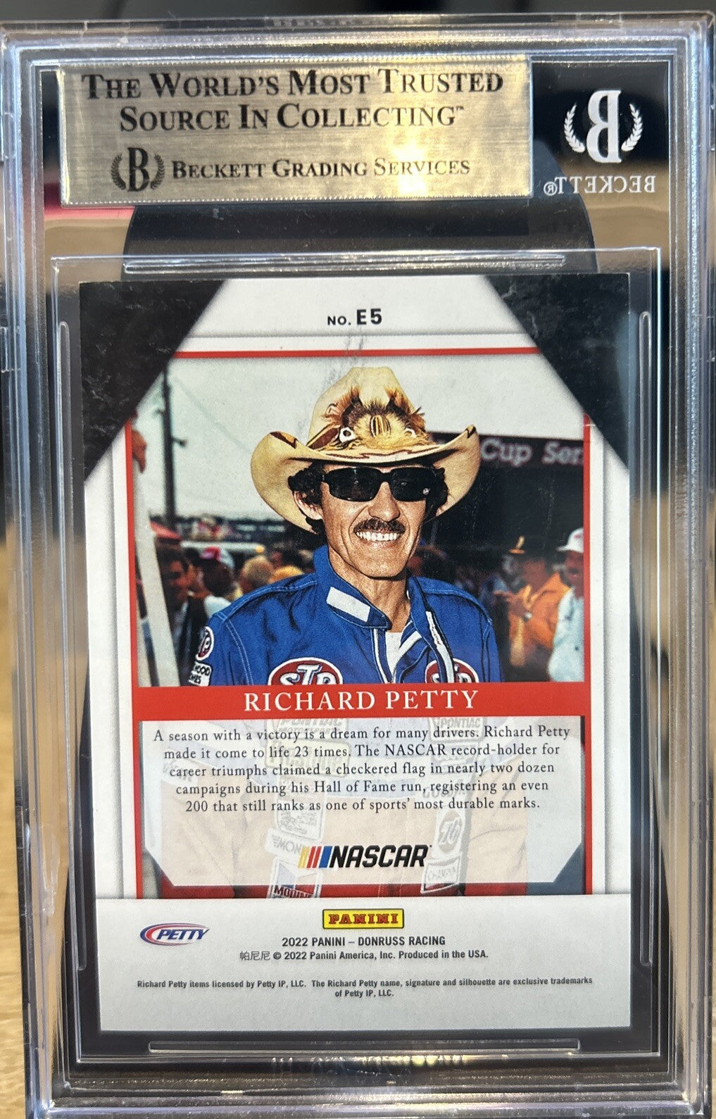 Signed Richard Petty 2022 Donruss Elite Series Holo /199 #E5 BAS Beckett Slabbed