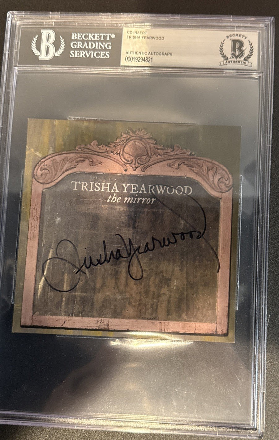 Trisha Yearwood SIGNED CD Insert “The Mirror” - Beckett BAS Encased Slab