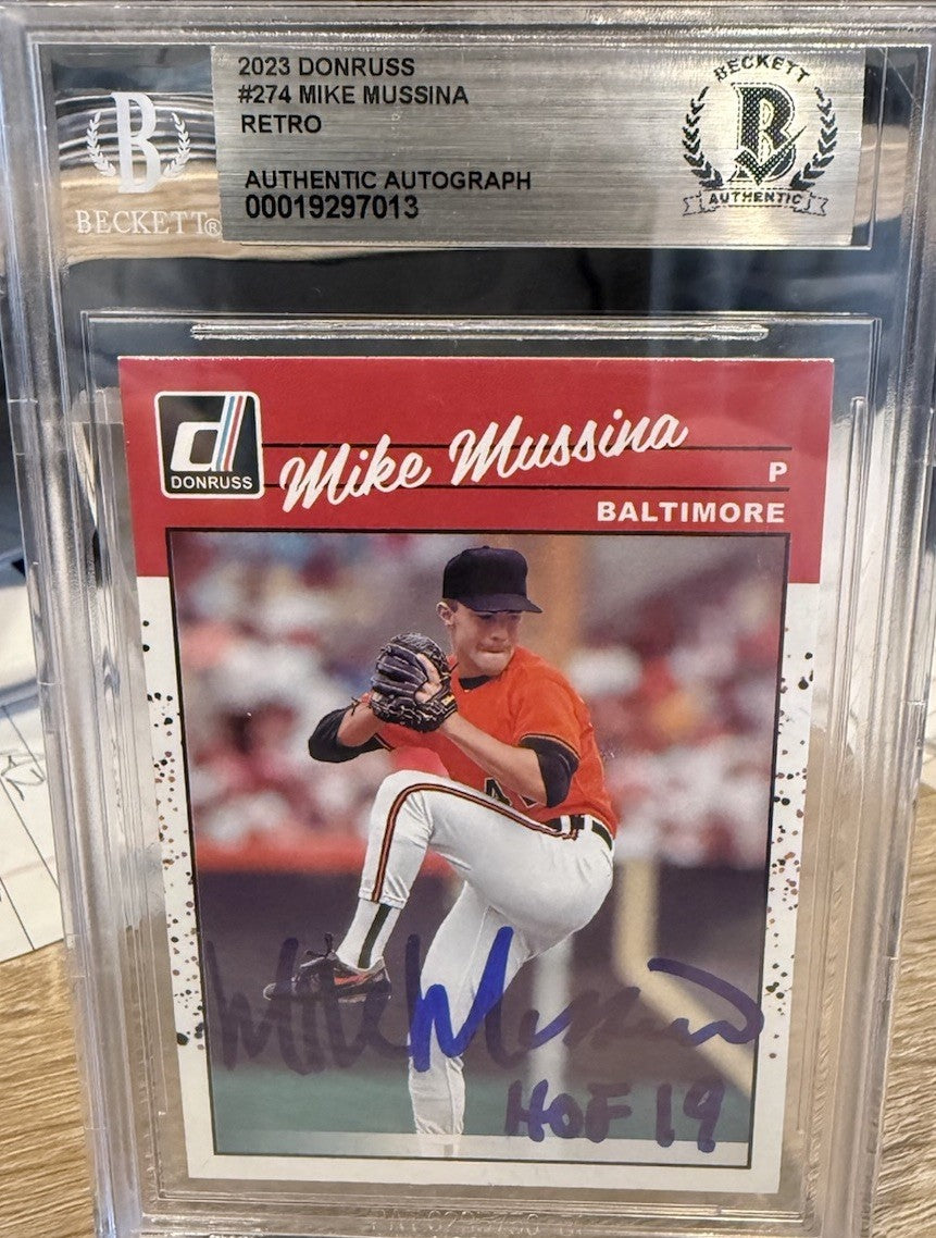 Signed 2023 Donruss Retro #74 Mike Mussina - Beckett BAS Slab