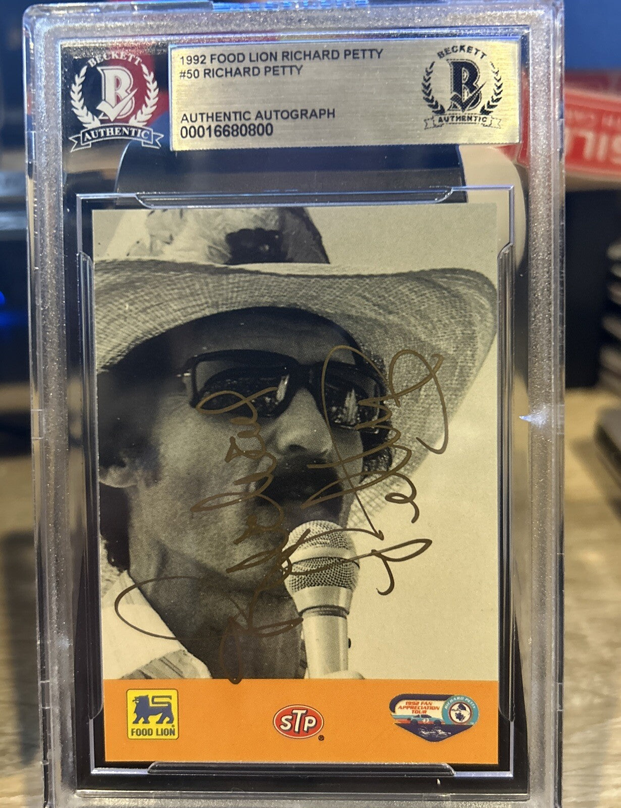 Signed Richard Petty 1992 Food Lion Trading Card #50 Beckett BAS Slabbed