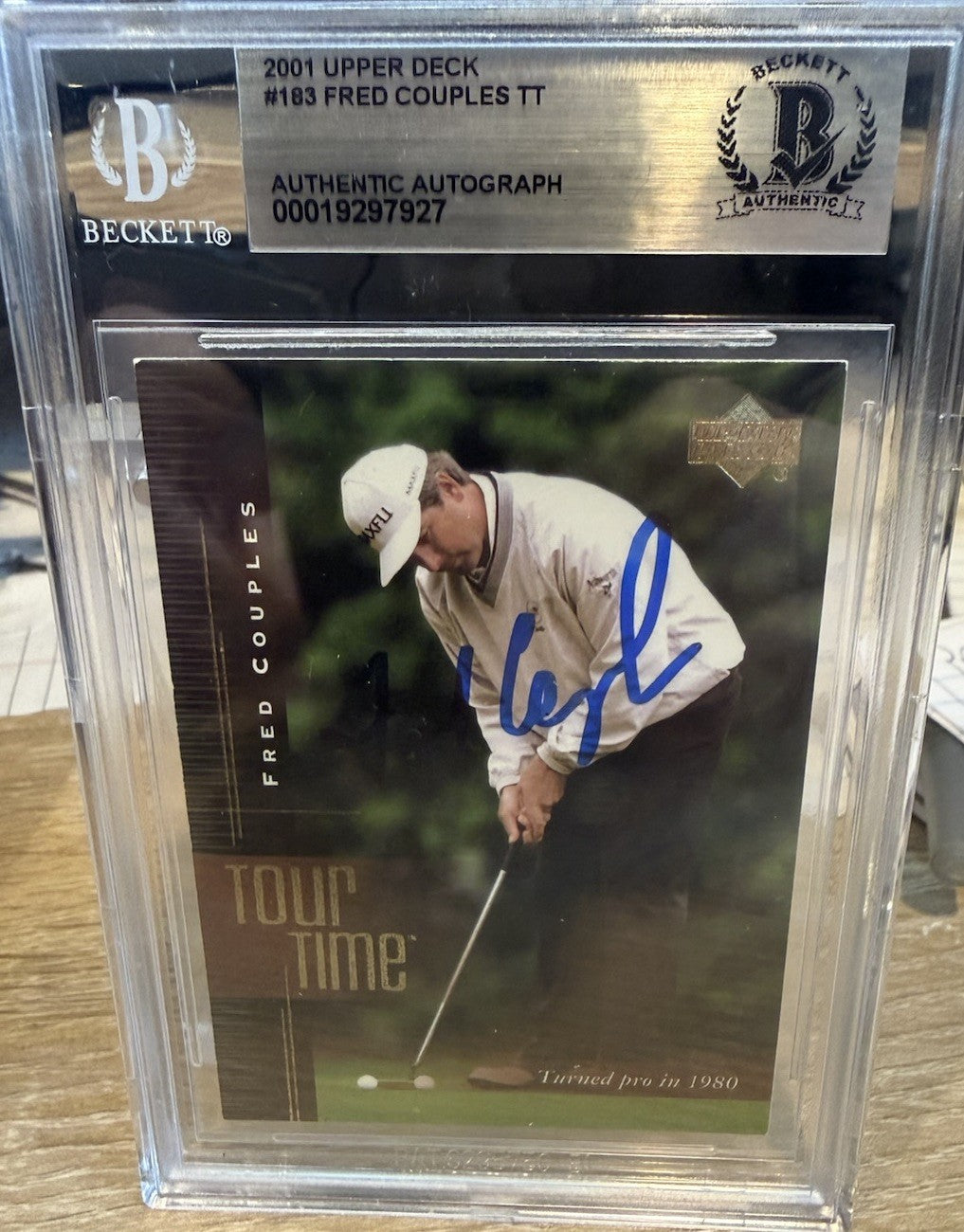 Signed Fred Couples - 2001 Upper Deck #183  - Beckett  BAS Slab
