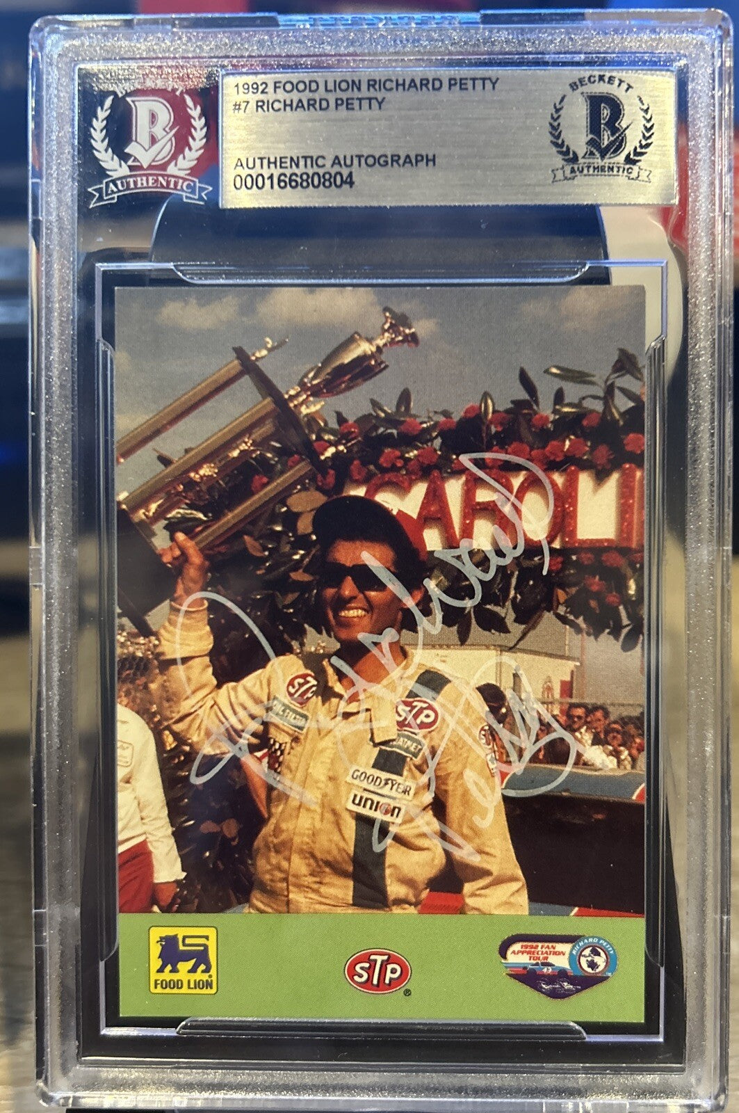 Signed Richard Petty 1992 Food Lion Trading Card #7 Beckett BAS Slabbed