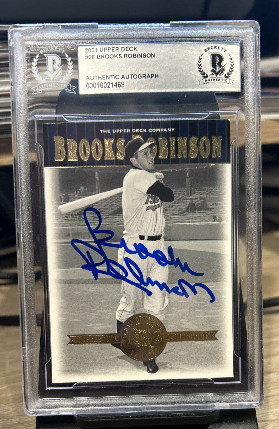 Signed 2001 Upper Deck #26 Brooks Robinson BAS beckett slabbed