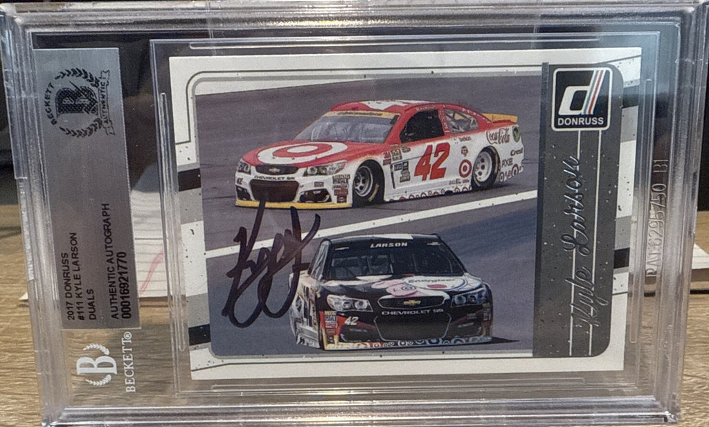 2017 Panini Donruss Racing Kyle Larson NASCAR Signed Auto Card #111 BAS Beckett