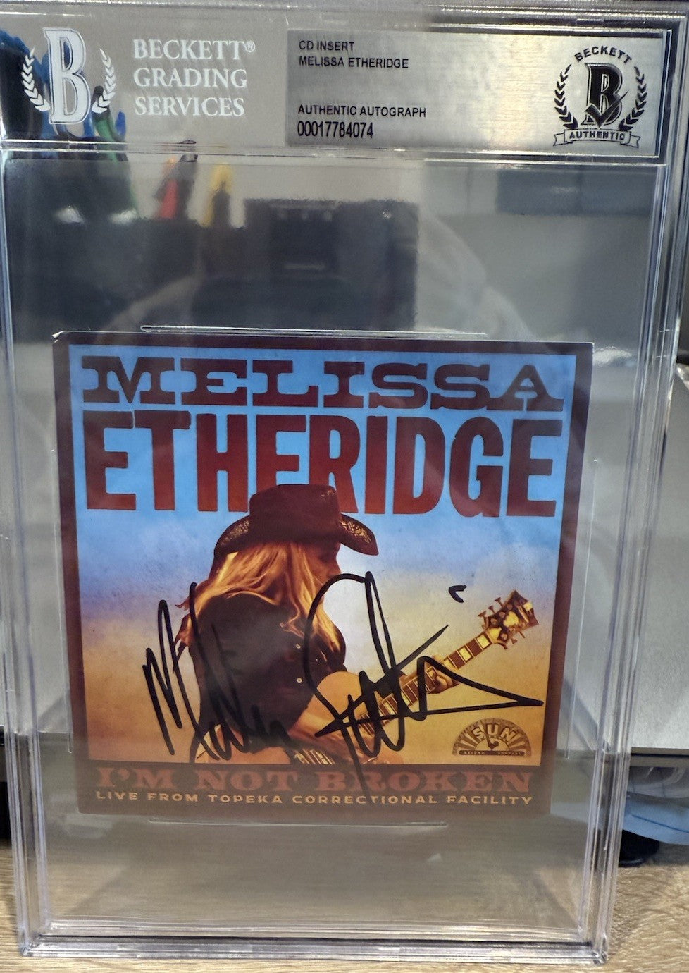 Melissa Etheridge SIGNED CD Insert Beckett BAS Encased Slab